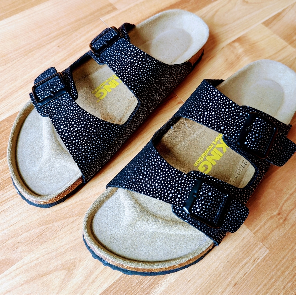 Women's Black sandals with silver detail.  Size 39. NWOT